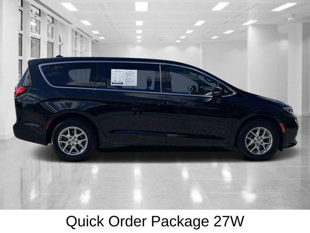 2024 Chrysler Pacifica Touring