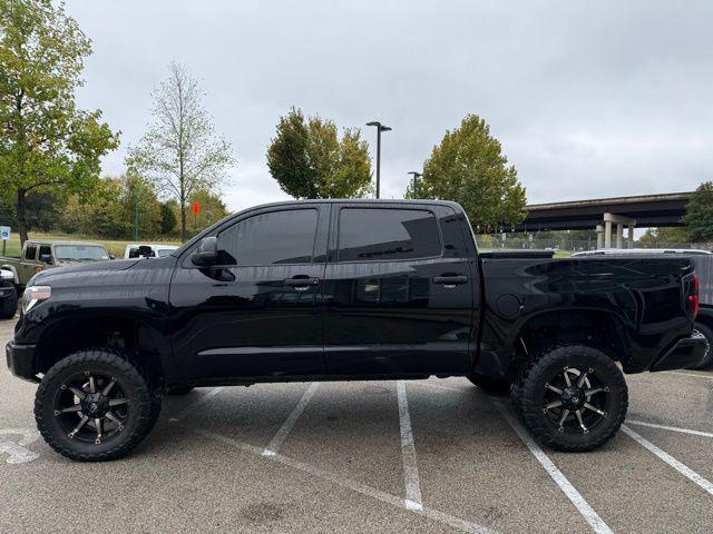 2017 Toyota Tundra SR5 5.7L V8 2017 Toyota Tundra SR5 5.7L V8