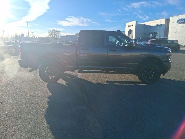 2026 RAM Ram 2500 RAM 2500 BLACK EXPRESS CREW CAB 4X4 64 BOX