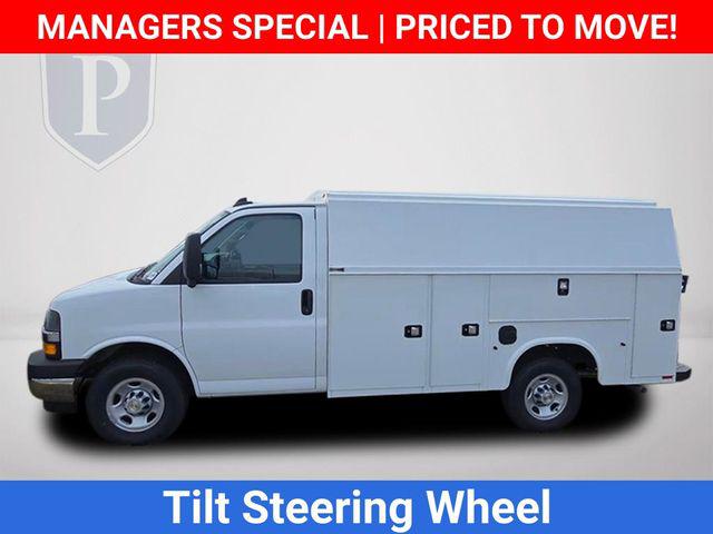 2025 Chevrolet Express Cutaway Work Van