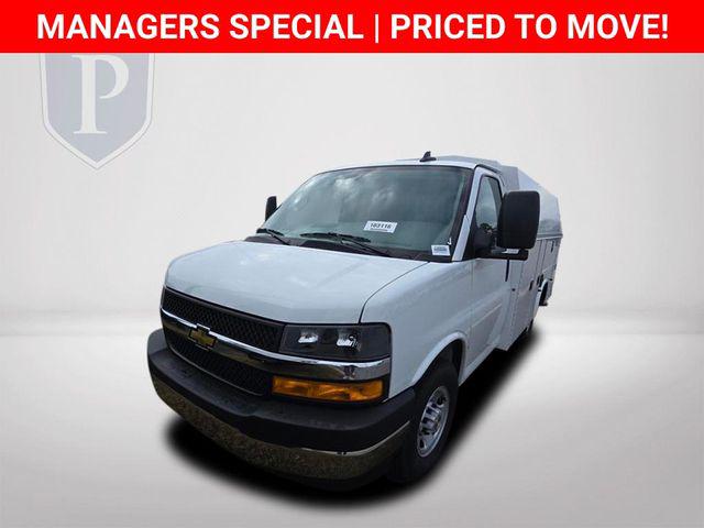 2025 Chevrolet Express Cutaway Work Van