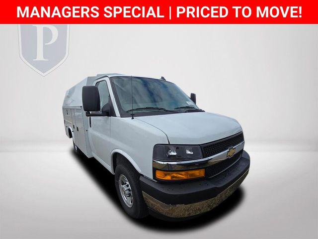 2025 Chevrolet Express Cutaway Work Van