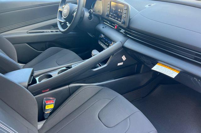 2026 Hyundai Elantra SEL - Photo 14