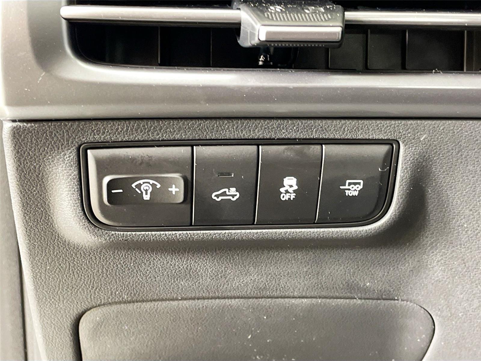 2026 Hyundai Santa Cruz Limited - Photo 10
