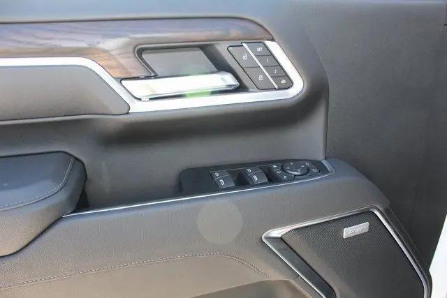 2026 GMC Sierra 2500HD Crew Cab, Standard Bed, SLT, 4WD