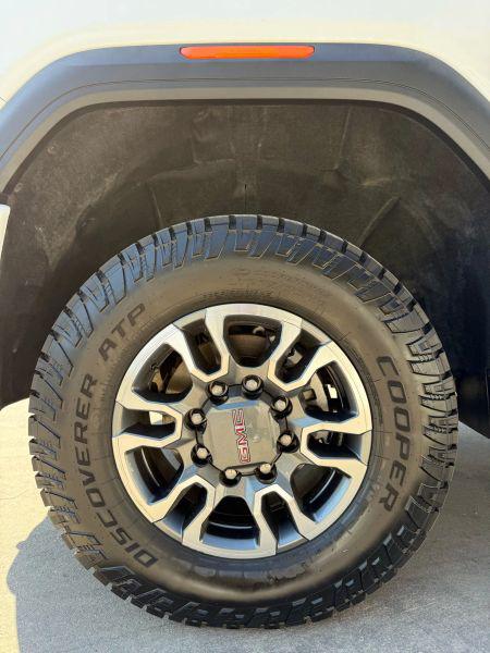 2023 GMC Sierra 2500HD 4WD Crew Cab Long Bed AT4
