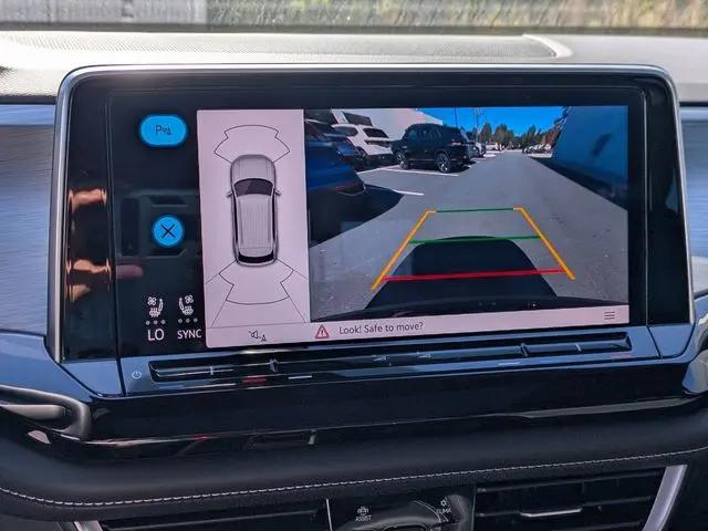 2026 Volkswagen Atlas Cross Sport SE with Technology