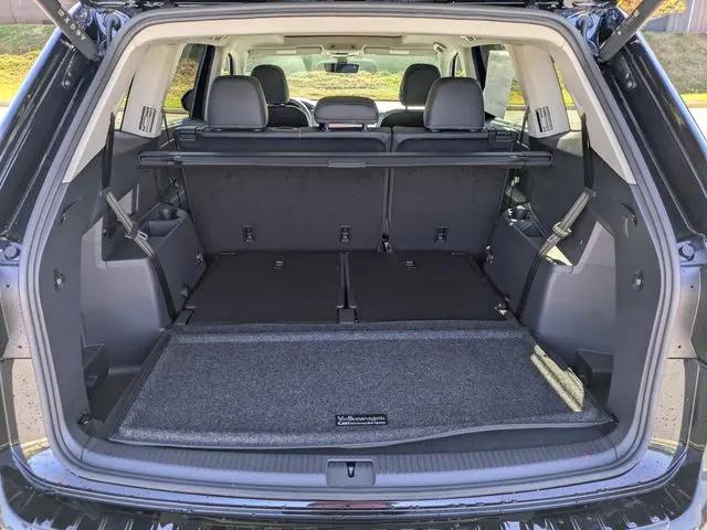 2026 Volkswagen Atlas SE with Technology