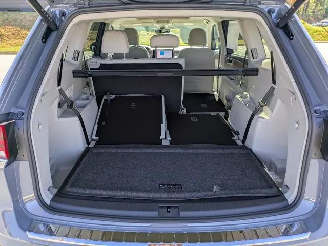 2026 Volkswagen Atlas SE with Technology