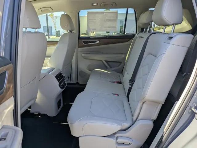 2026 Volkswagen Atlas SE with Technology