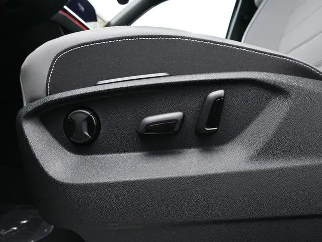 2026 Volkswagen Atlas Cross Sport SEL