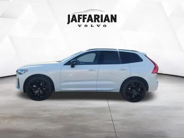 2026 Volvo XC60 B5 Ultra Black Edition