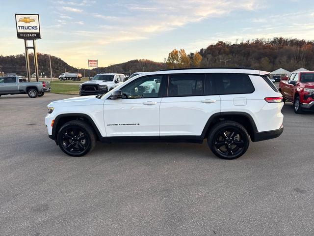 2023 Jeep Grand Cherokee L Altitude 4x4 2023 Jeep Grand Cherokee L Altitude 4x4