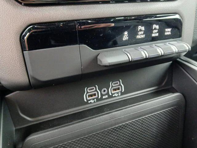 2026 Ram 1500 Big Horn Crew Cab 4x4 5'7" Box