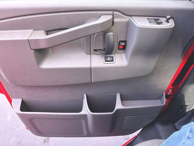 2025 Chevrolet Express Cargo Van RWD 2500 Regular Wheelbase WT