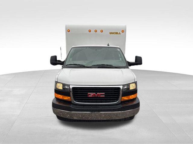 2025 GMC Savana Cutaway Work Van