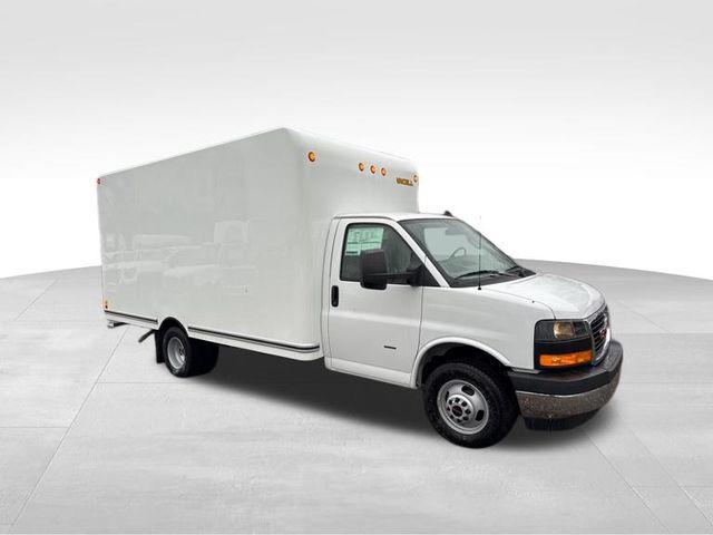2025 GMC Savana Cutaway Work Van