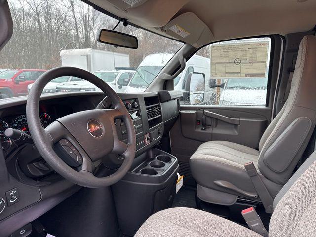 2025 GMC Savana Cutaway Work Van