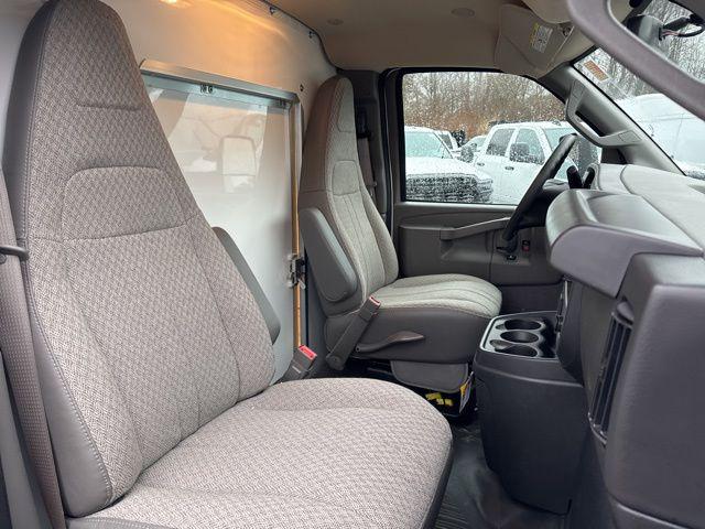 2025 GMC Savana Cutaway Work Van