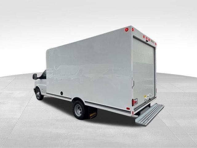 2025 GMC Savana Cutaway Work Van