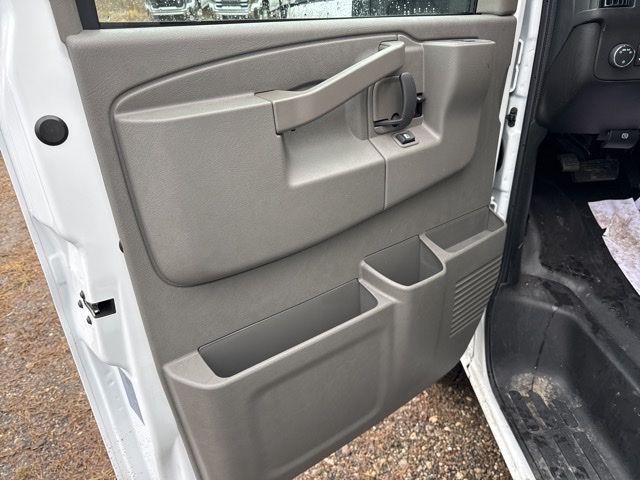 2025 GMC Savana Cutaway Work Van