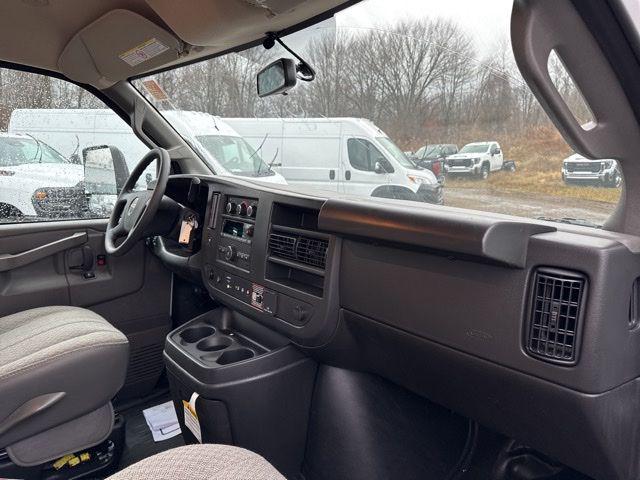 2025 GMC Savana Cutaway Work Van