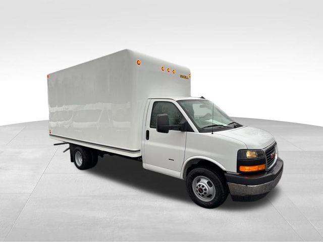 2025 GMC Savana Cutaway Work Van