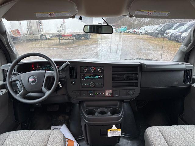 2025 GMC Savana Cutaway Work Van