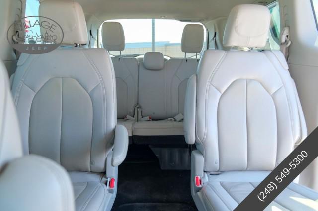 2021 Chrysler Pacifica Touring L