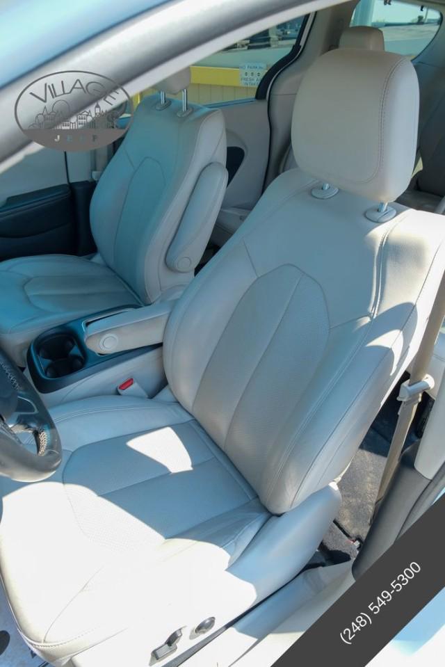 2021 Chrysler Pacifica Touring L