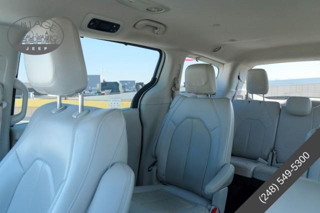2021 Chrysler Pacifica Touring L