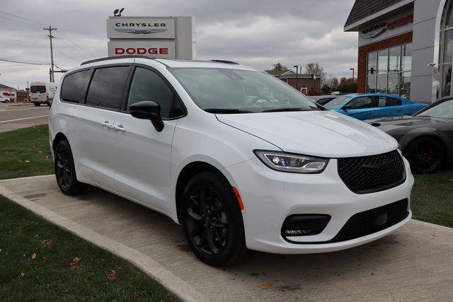 2026 Chrysler Pacifica PACIFICA SELECT AWD