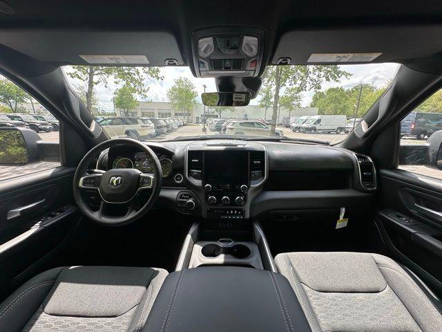 2026 RAM Ram 1500 RAM 1500 EXPRESS CREW CAB 4X4 57 BOX