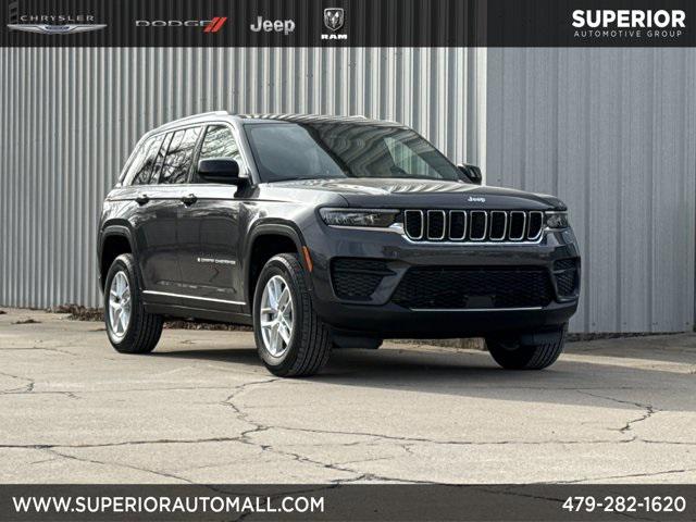 2025 Jeep Grand Cherokee GRAND CHEROKEE LAREDO X 4X4