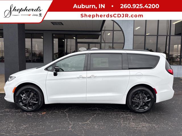 2026 Chrysler Pacifica PACIFICA LIMITED AWD