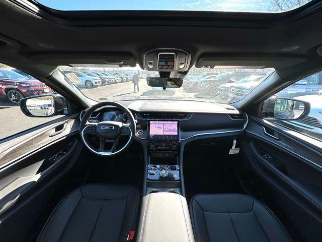 2025 Jeep Grand Cherokee GRAND CHEROKEE LIMITED 4X4 2025 Jeep Grand Cherokee GRAND CHEROKEE LIMITED 4X4