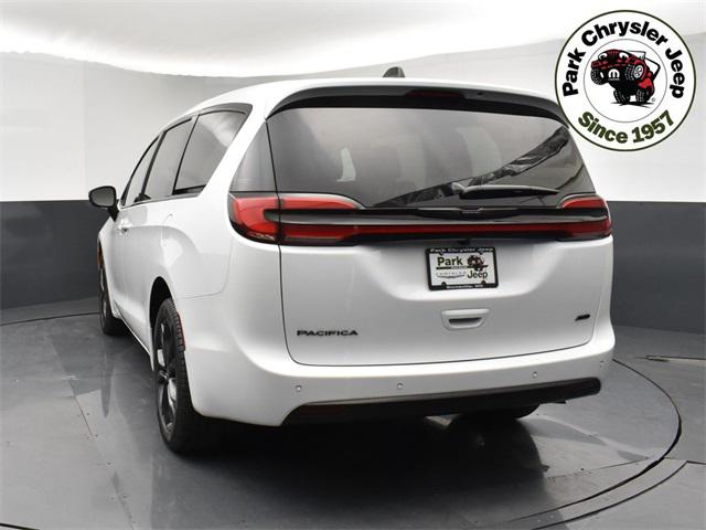 2026 Chrysler Pacifica PACIFICA SELECT AWD