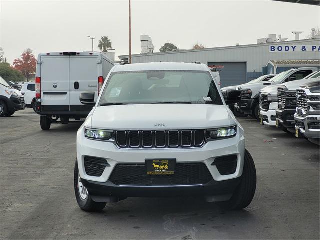2025 Jeep Grand Cherokee GRAND CHEROKEE LAREDO 4X4