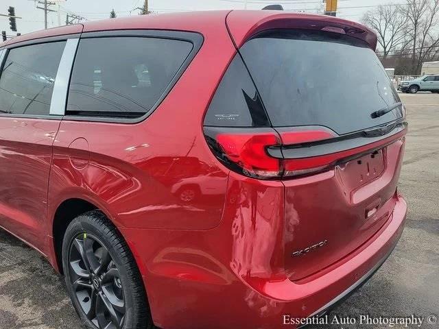 2026 Chrysler Pacifica Select AWD