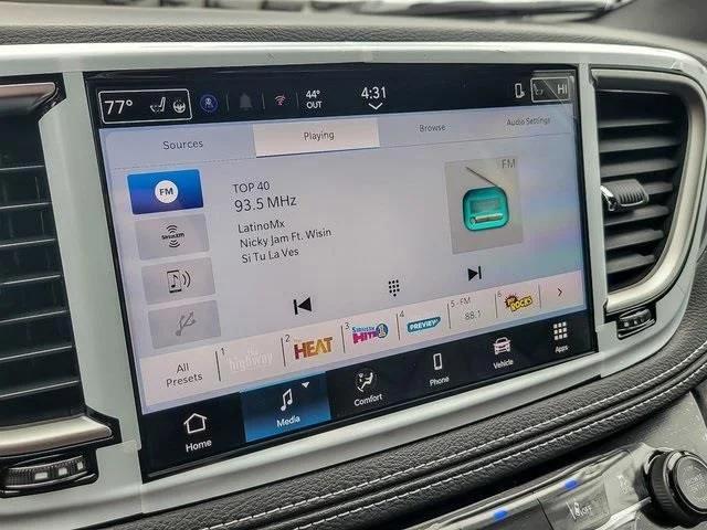 2026 Chrysler Pacifica Select AWD