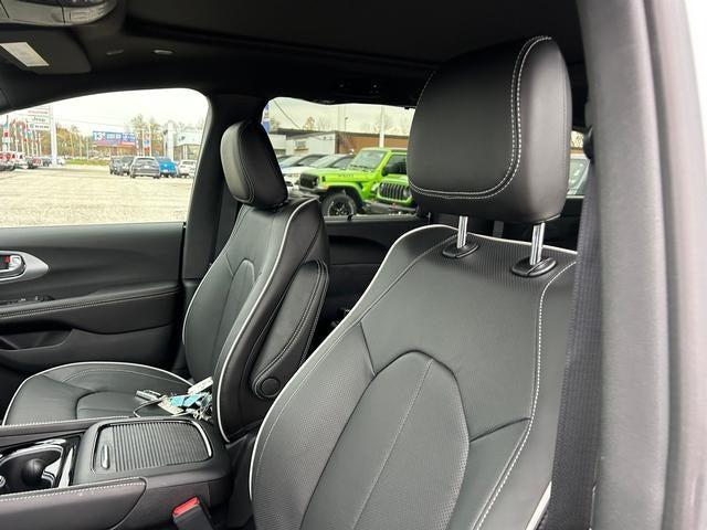 2026 Chrysler Pacifica Limited AWD