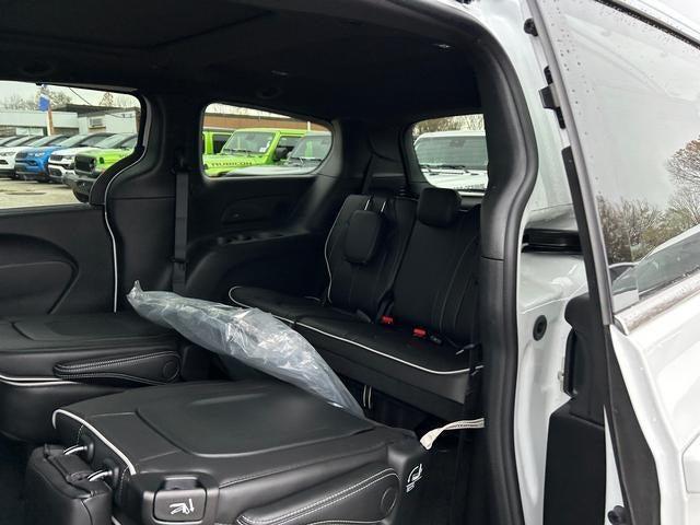 2026 Chrysler Pacifica Limited AWD