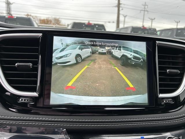 2026 Chrysler Pacifica Limited AWD
