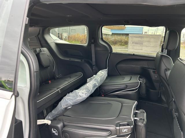 2026 Chrysler Pacifica Limited AWD