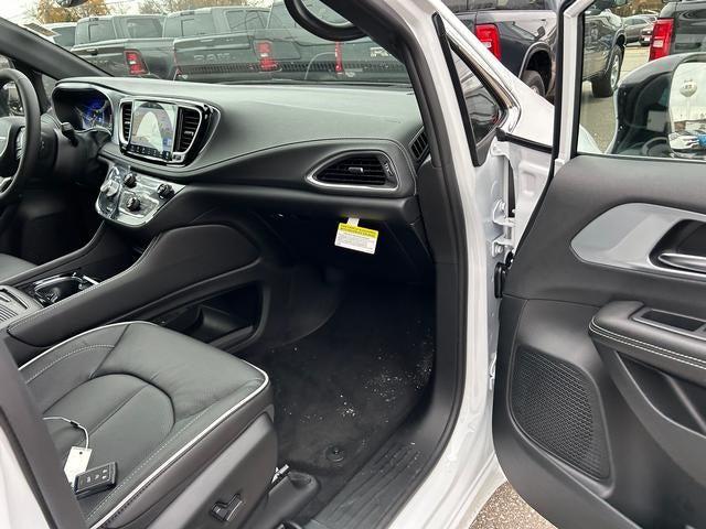 2026 Chrysler Pacifica Limited AWD