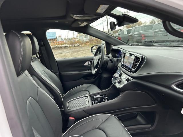 2026 Chrysler Pacifica Limited AWD