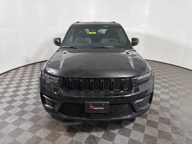 2025 Jeep Grand Cherokee GRAND CHEROKEE ALTITUDE 4X4