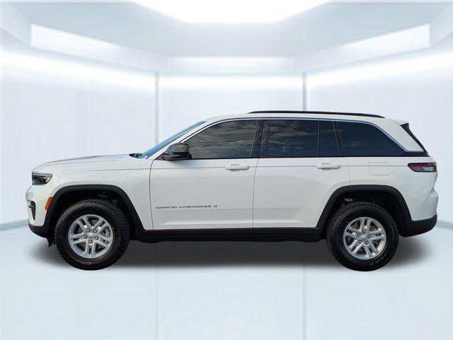 2025 Jeep Grand Cherokee GRAND CHEROKEE LAREDO 4X4