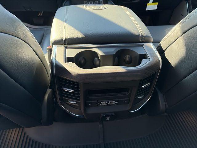 2026 Ram 1500 Laramie Crew Cab 4x2 5'7" Box