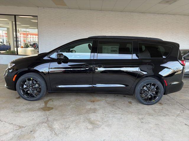 2026 Chrysler Pacifica PACIFICA LIMITED AWD